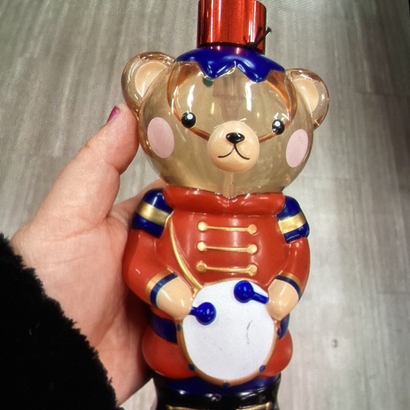 New Good Housekeeping Christmas Teddy Bear Drummer with Scented Soap 16.9 fl oz - Picture 1 of 4